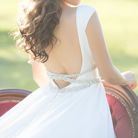 Aline Ballgown Satin Backless Wedding Dress, POCKETS Ivory Scoop Neck SAMPLE - Picture 9 of 11